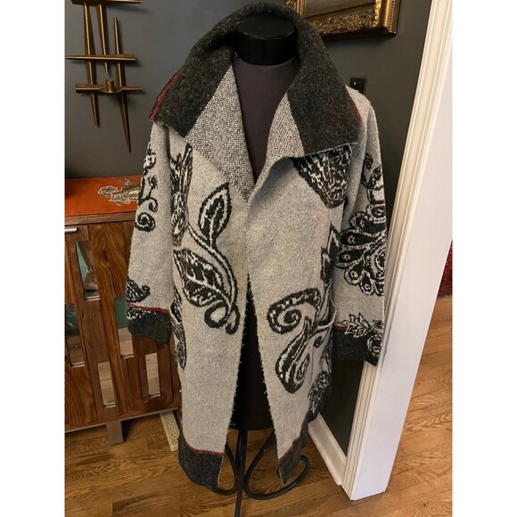 BCBG Max Sport Thick Chunky Gray Gardigan Sweater Jacket Floral sz S Oversized - Picture 1 of 7